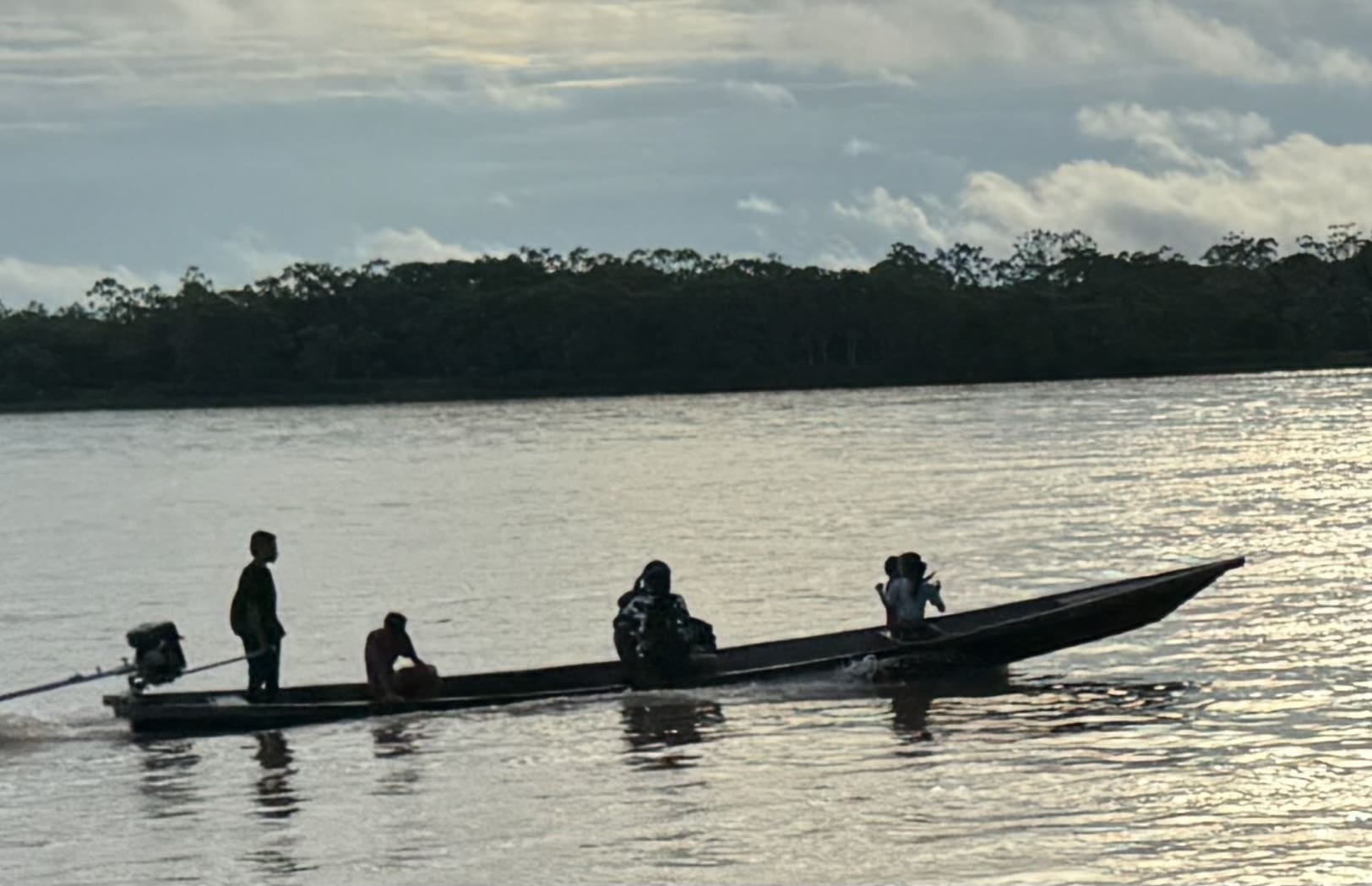 Pioneering An Intercultural Health Model To Fight Climate Sensitive   Boaters On Putamayo River Which Here Marks The Border Between Colombia And Peru Photo Credit Masha Hamilton 