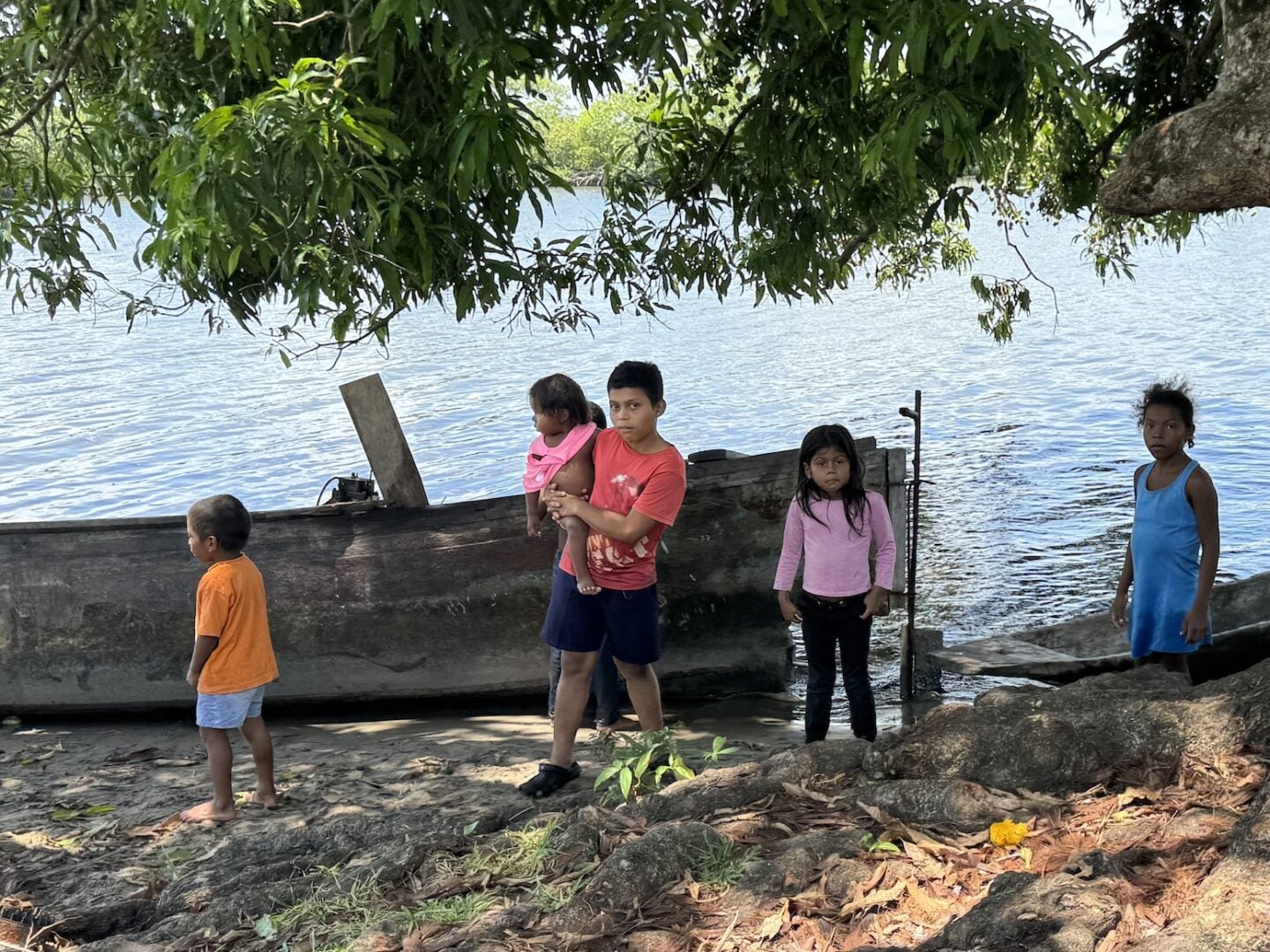 Children along the water in Gracias a Dios, Honduras (Photo Credit Masha Hamilton)