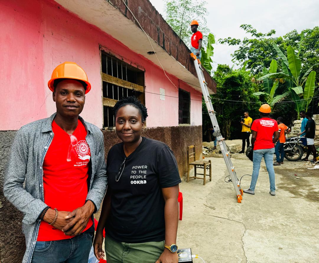 Jean Wislet and Euromina Thevenin during a mesh grid deployment in Plaisance, Haiti, July 2024 (Photo Courtesy of Alina Enèji)