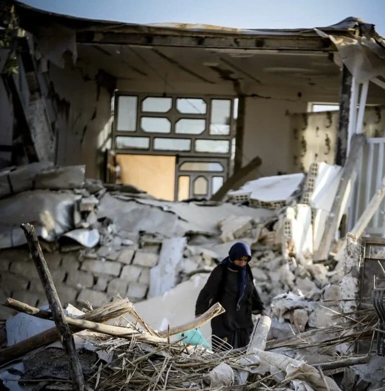 A scene post the 2018 earthquake in Iran (Photo Credit Moein Rezaalizade)