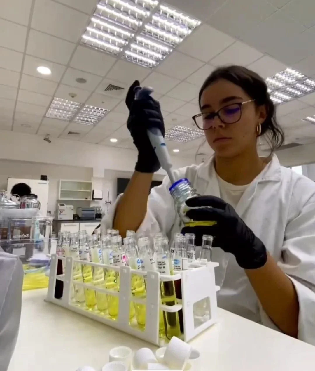 Elena Martínez working in the laboratory (Photo Courtesy of Elena Martinez)